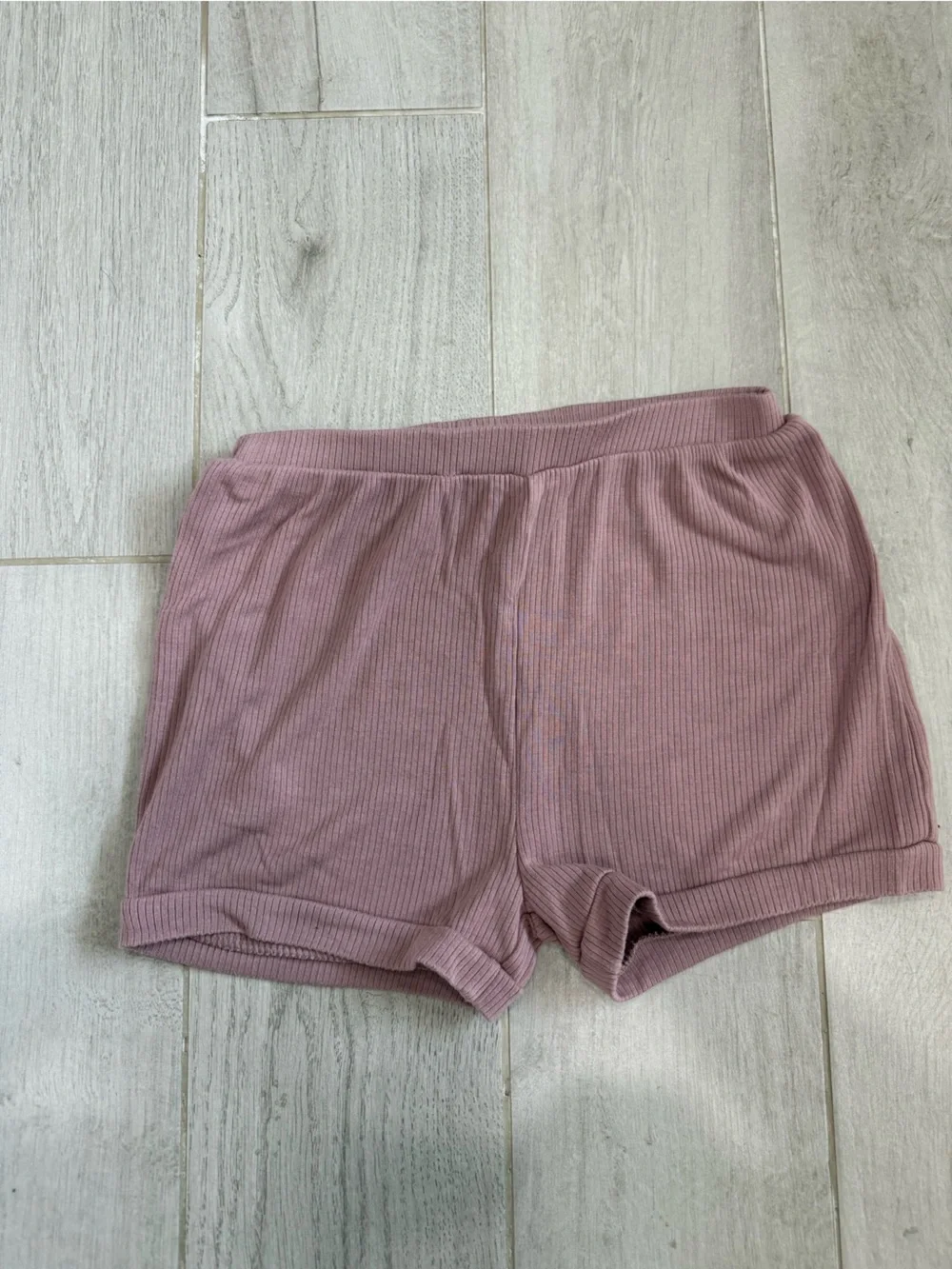 KATE QUINN Short Sleeve Topstitch Tee + Retro Shortie Short Set (Mauve Taupe)